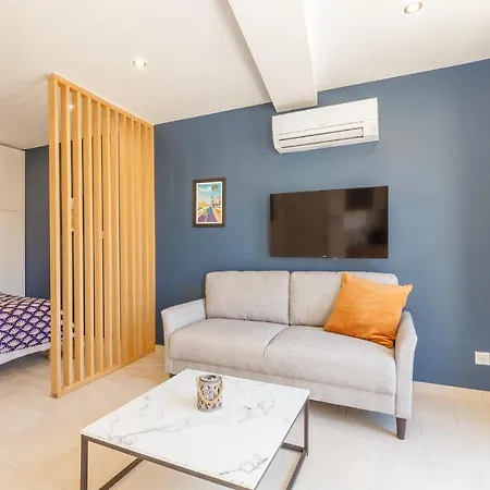 Roche 4 * Тулон